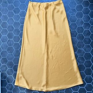 Flowy midi skirt in goldenrod. Lightweight and in great condition.